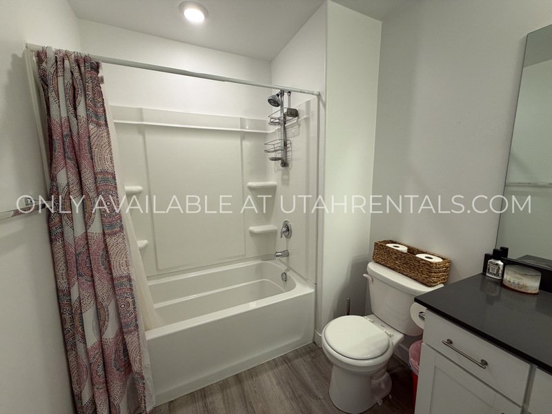 Spacious 4 BD / 3 BA Home in Saratoga Springs property image
