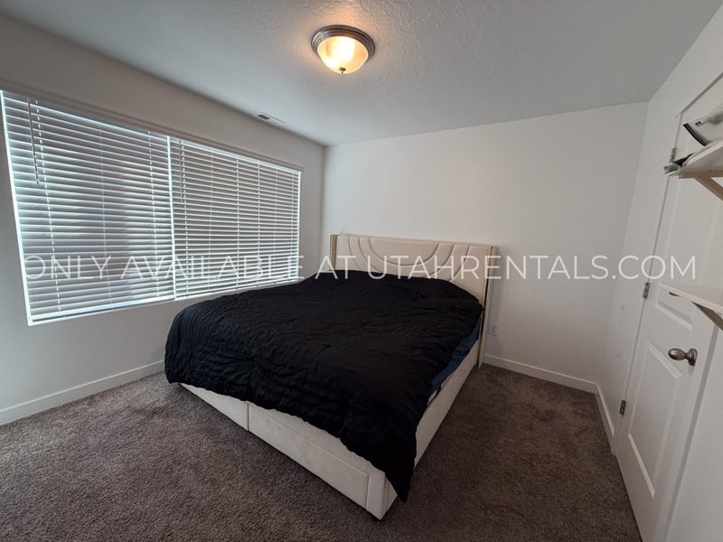 Spacious 4 BD / 3 BA Home in Saratoga Springs property image
