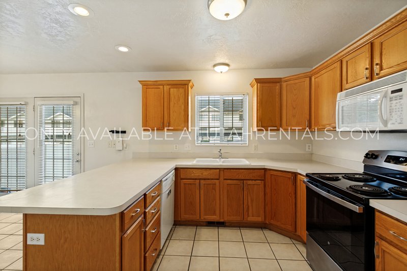 Deer Haven 4 Bed 3.5 Bath Townhome property image