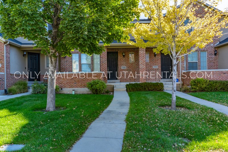 Spacious & Low-Maintenance Lehi Townhome property image