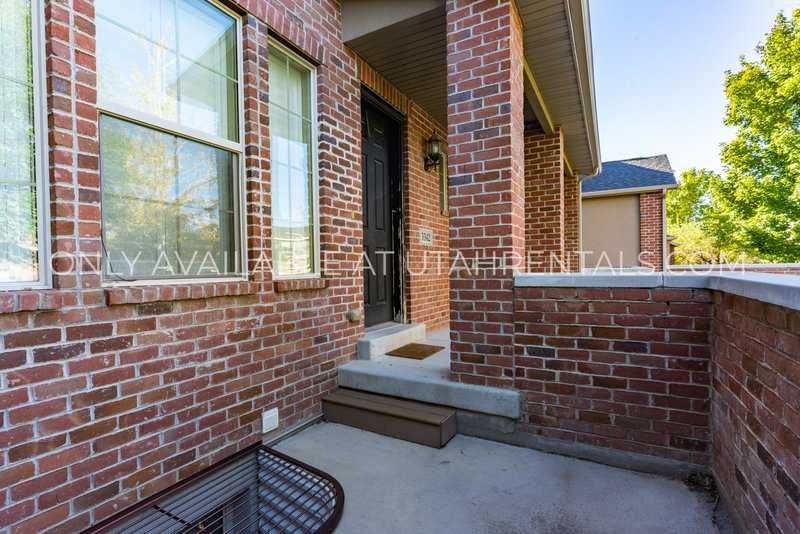 Spacious & Low-Maintenance Lehi Townhome property image