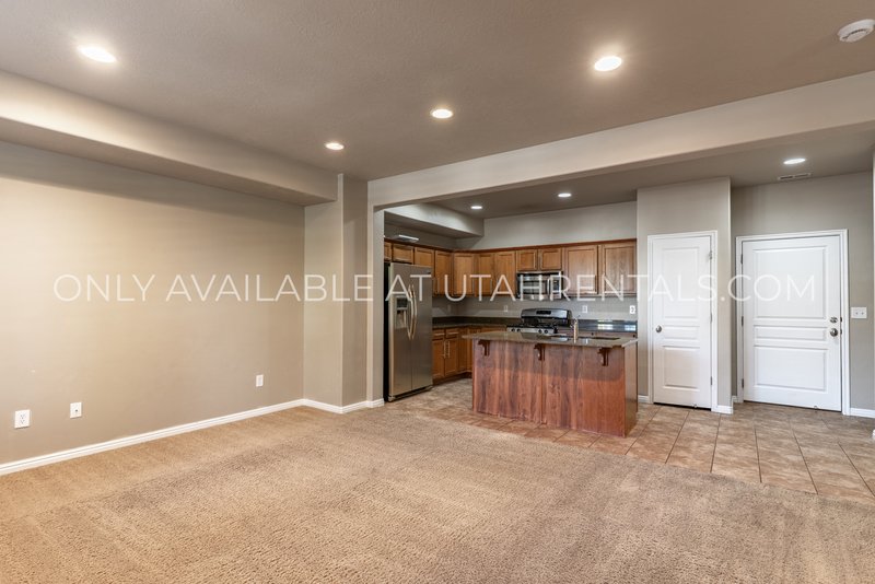 Spacious & Low-Maintenance Lehi Townhome property image