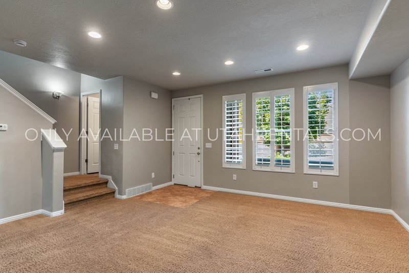 Spacious & Low-Maintenance Lehi Townhome property image