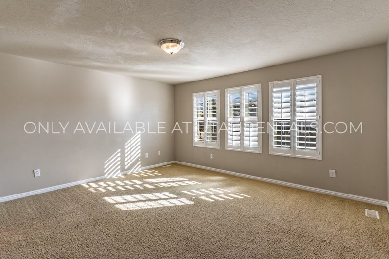Spacious & Low-Maintenance Lehi Townhome property image