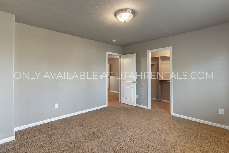 Spacious & Low-Maintenance Lehi Townhome property image