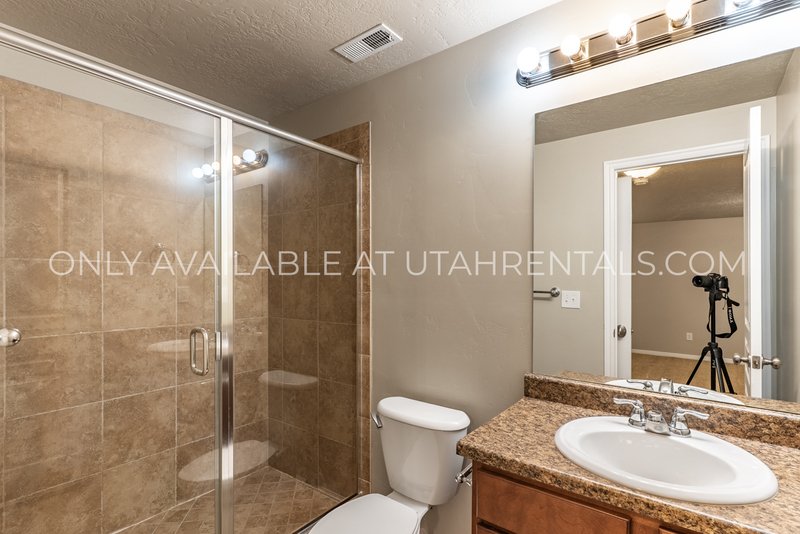 Spacious & Low-Maintenance Lehi Townhome property image
