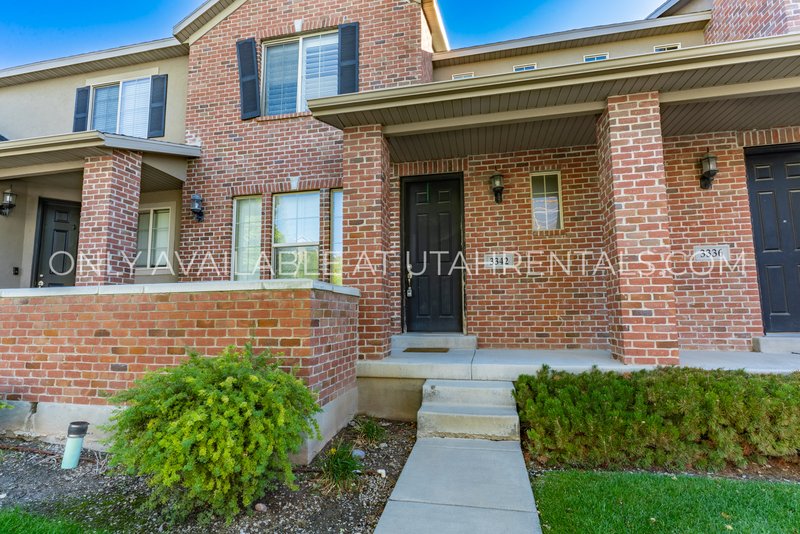 Spacious & Low-Maintenance Lehi Townhome property image