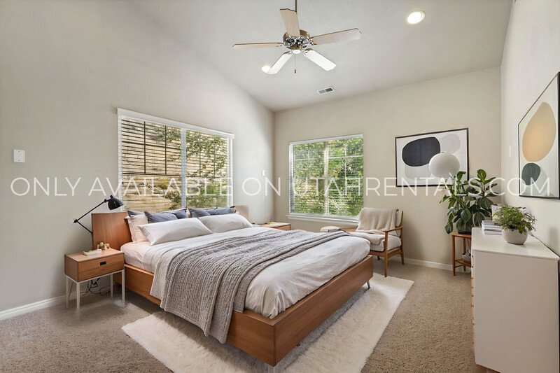 Beautiful 3-bedroom, 2-bathroom Condo in Canyon Meadows property image