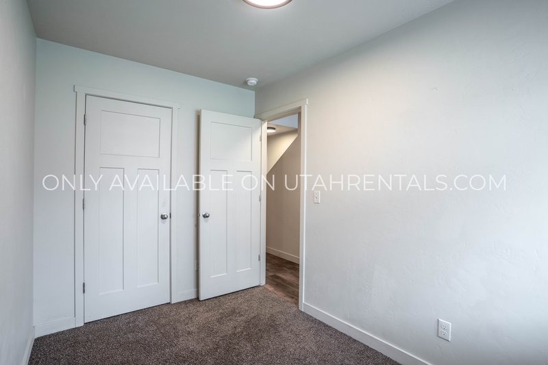 Beautiful 3-Bedroom Vineyard Townhome – Premium Community Amenities! property image