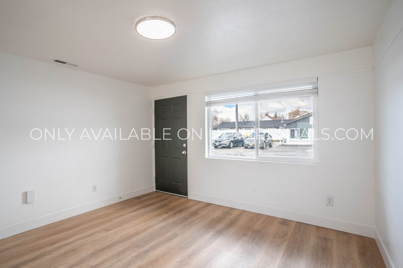 Pet-Friendly & Move-In Ready 2-Bedroom Apartment – Prime Location! property image