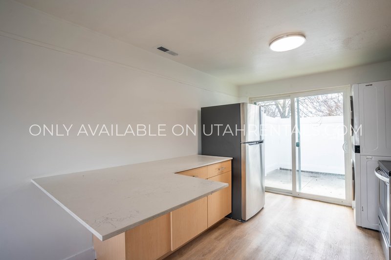 Pet-Friendly & Move-In Ready 2-Bedroom Apartment – Prime Location! property image