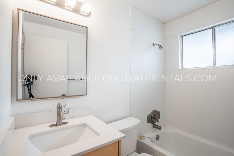 Pet-Friendly & Move-In Ready 2-Bedroom Apartment – Prime Location! property image