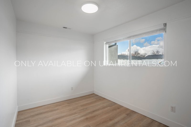 Pet-Friendly & Move-In Ready 2-Bedroom Apartment – Prime Location! property image