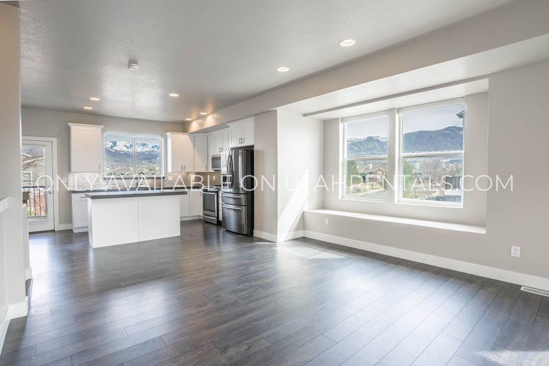 Big and beautiful End-Unit Townhouse property image