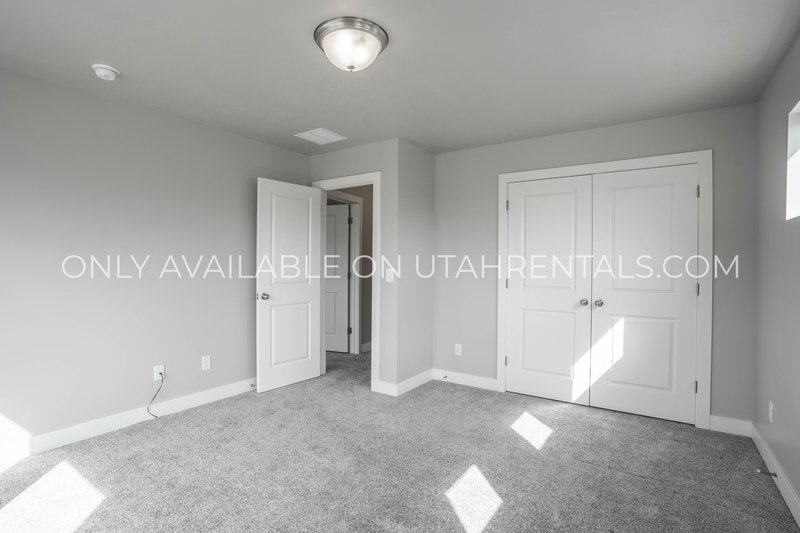 Big and beautiful End-Unit Townhouse property image