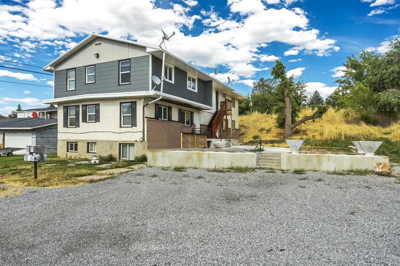 PET FRIENDLY UPSTAIRS UNIT FOR RENT property image