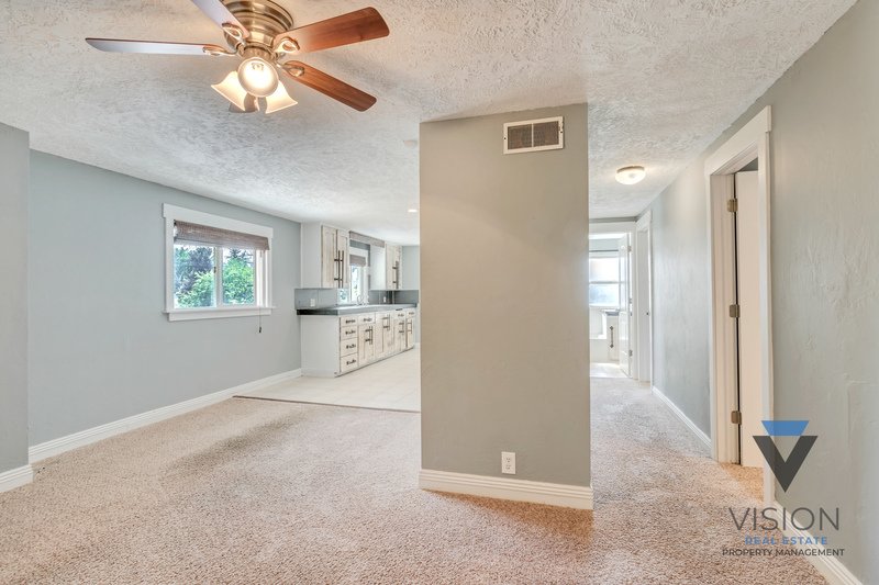 PET FRIENDLY UPSTAIRS UNIT FOR RENT property image