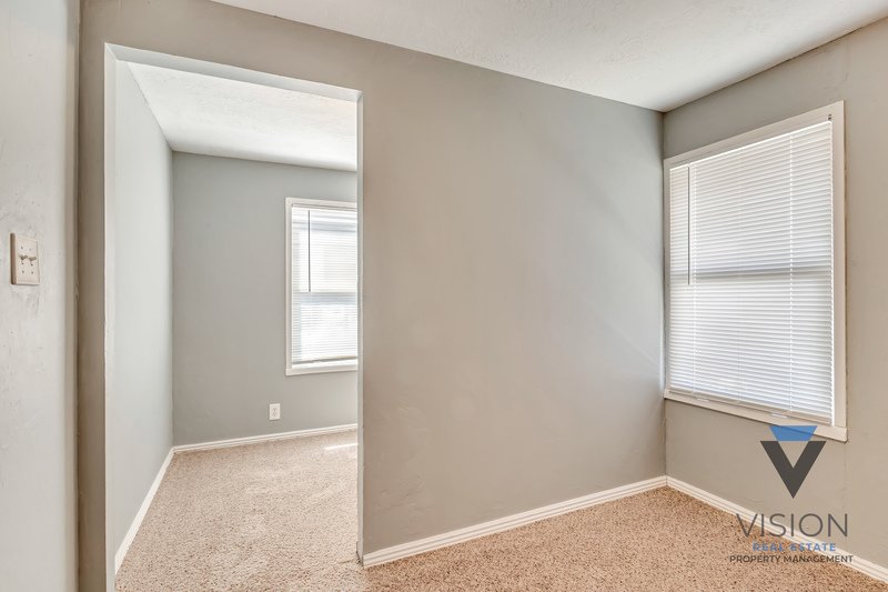 PET FRIENDLY UPSTAIRS UNIT FOR RENT property image