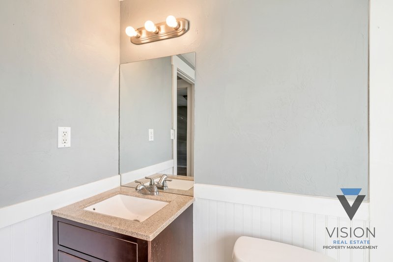 PET FRIENDLY UPSTAIRS UNIT FOR RENT property image