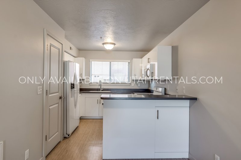 Modern Condo Off I-15 in Orem property image