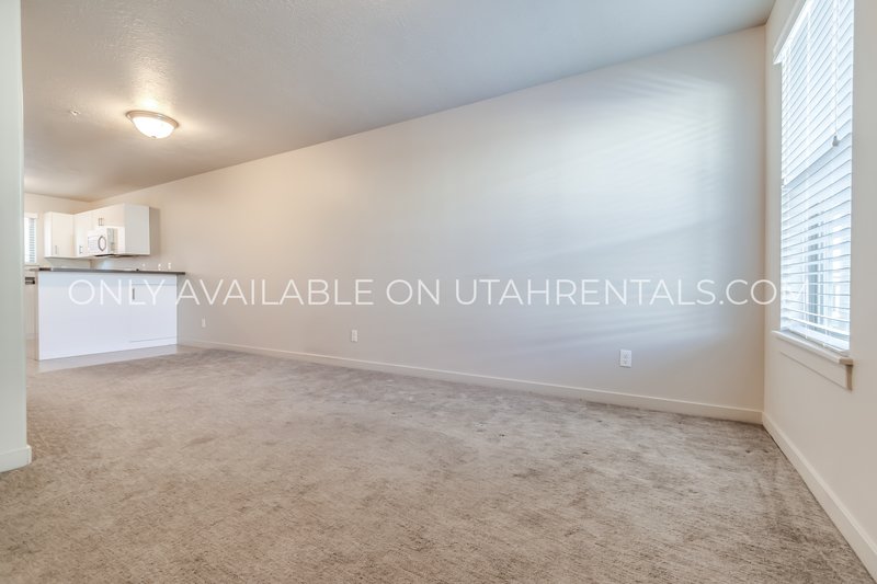Modern Condo Off I-15 in Orem property image