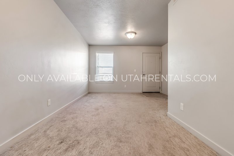 Modern Condo Off I-15 in Orem property image