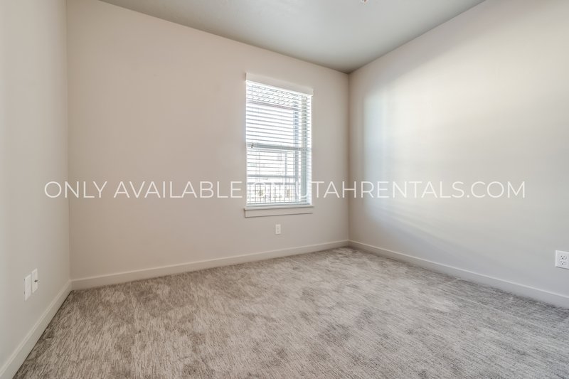 Modern Condo Off I-15 in Orem property image