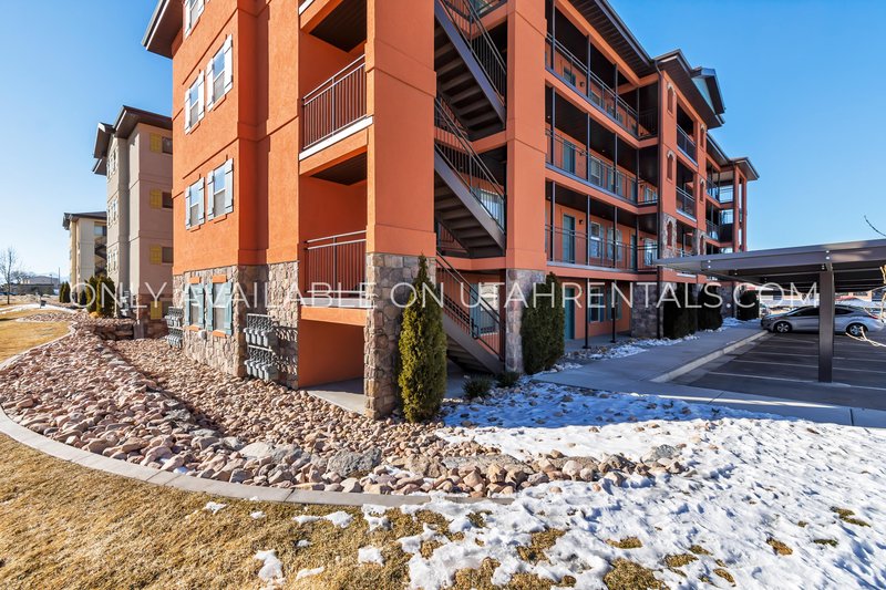 Modern Condo Off I-15 in Orem property image