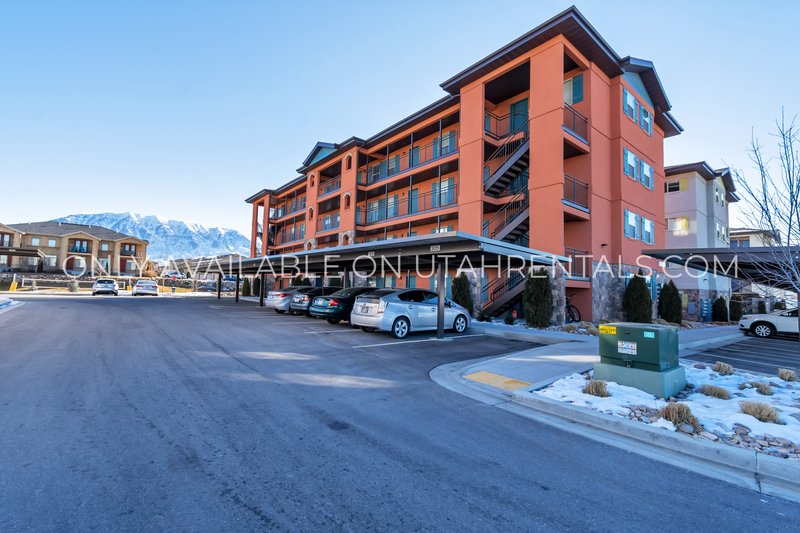 Modern Condo Off I-15 in Orem property image