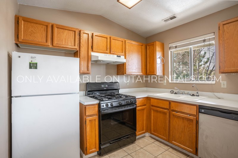 2 Bed 1 Bath Condo in Provo property image