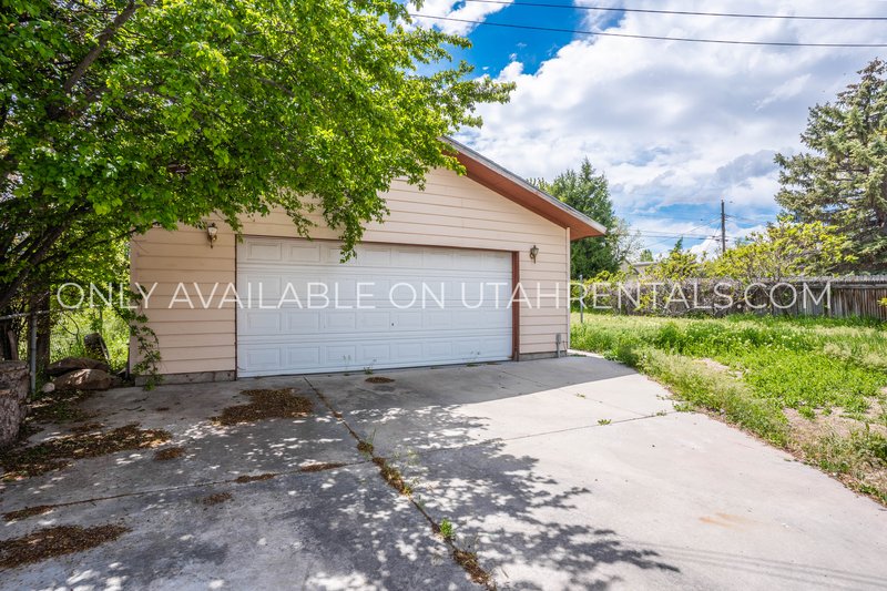 Spacious Home with Large Yard & 2-Car Garage property image